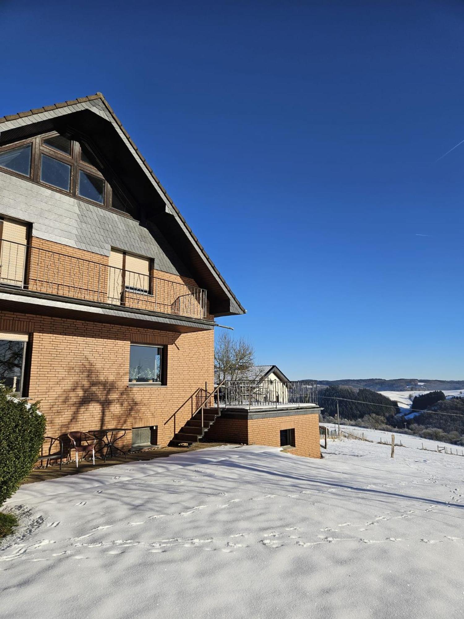 Ferienhaus Hescheld With Private Jacuzzi Hellenthal Εξωτερικό φωτογραφία